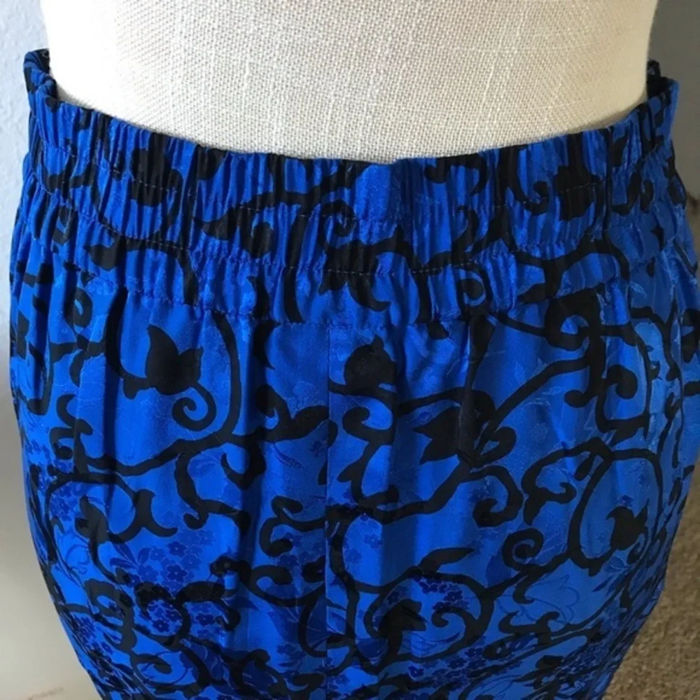 Silk Vintage Skirt Blue Black Embossed fabric Size 4